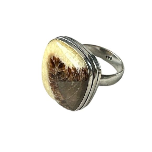 NEW Agate Square / Princess Ring 925 Silver Overlay Cream Brown Triangle Size 5 - Picture 12 of 13